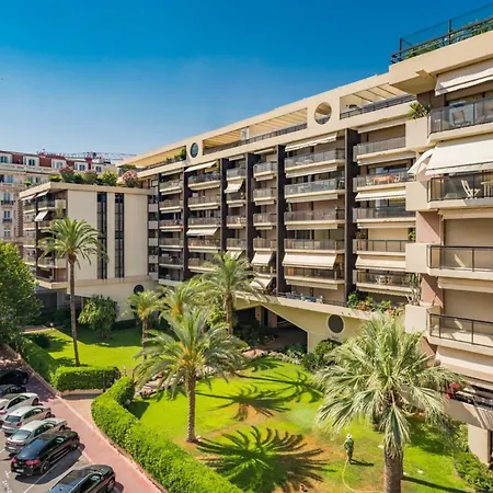2 Bedroom Close To The Croisette * Cannes